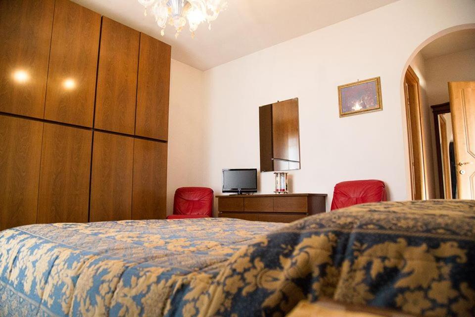 B&B Nuovo Paradiso Pescia Bagian luar foto