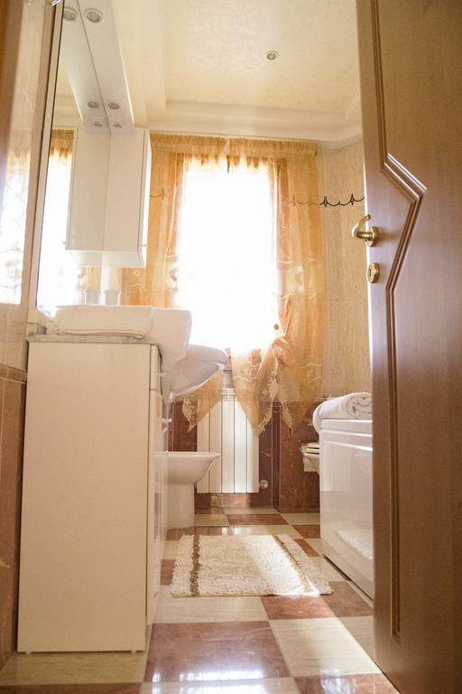 B&B Nuovo Paradiso Pescia Ruang foto