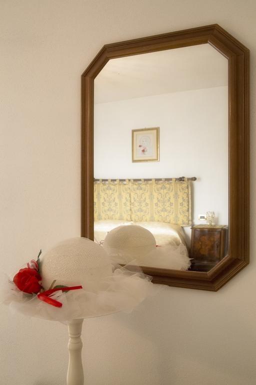 B&B Nuovo Paradiso Pescia Ruang foto